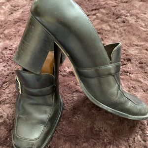 TRANSIT Black leather dress heel, size 71/2